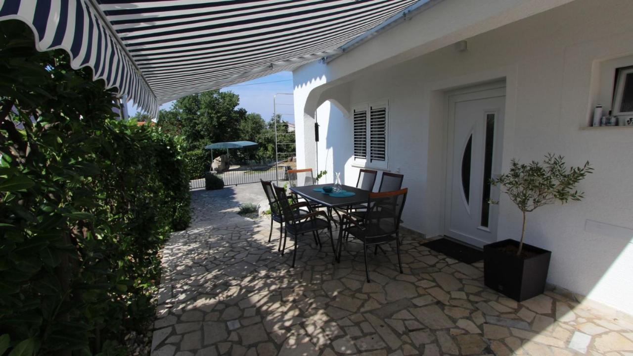 Apartments Adrijana Malinska Luaran gambar