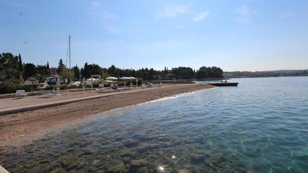 Apartments Adrijana Malinska Luaran gambar