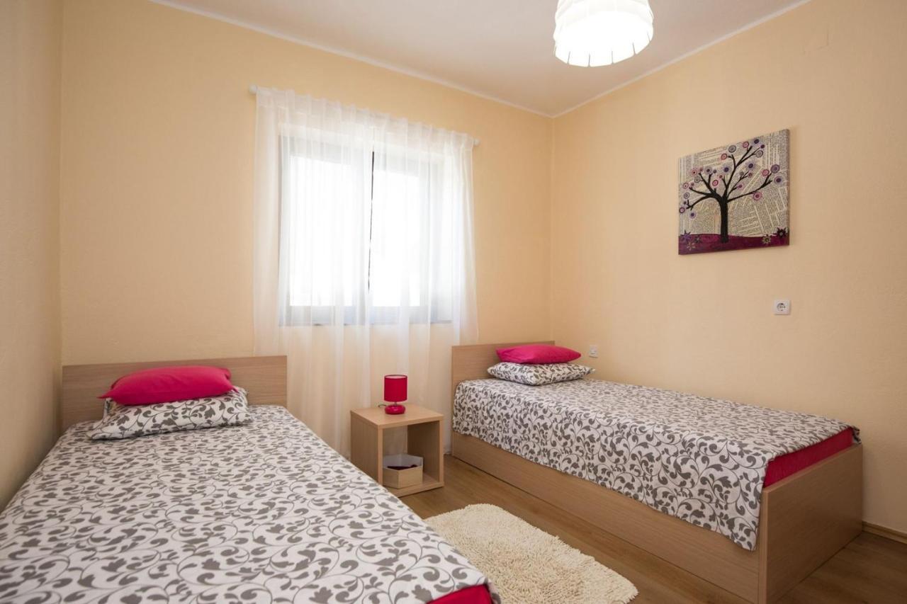 Apartments Adrijana Malinska Luaran gambar