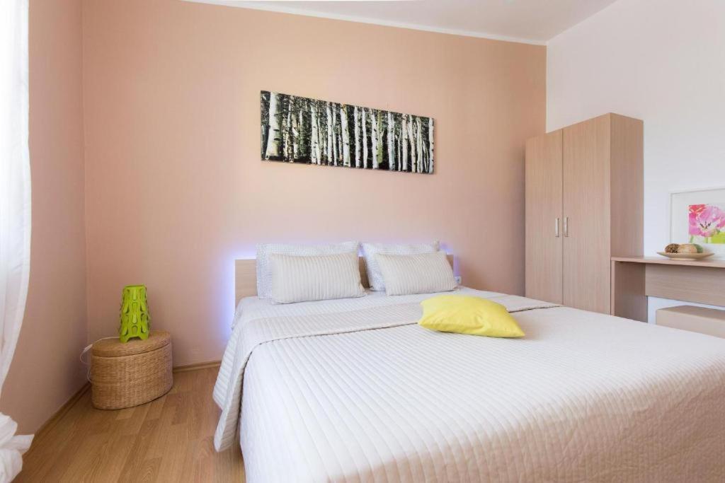 Apartments Adrijana Malinska Luaran gambar