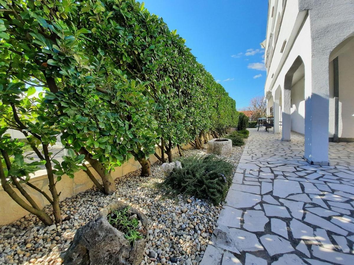Apartments Adrijana Malinska Luaran gambar