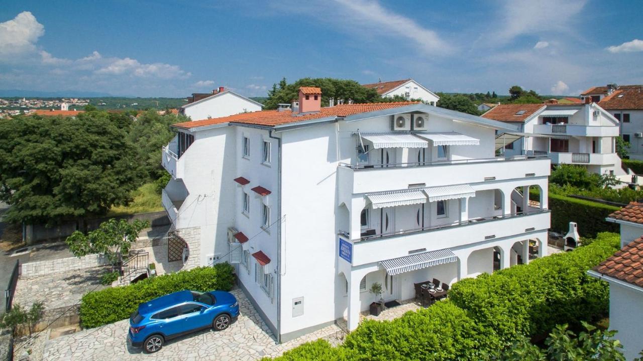 Apartments Adrijana Malinska Luaran gambar
