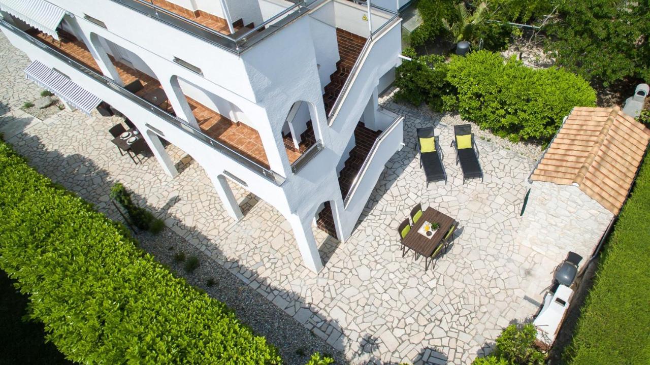 Apartments Adrijana Malinska Luaran gambar